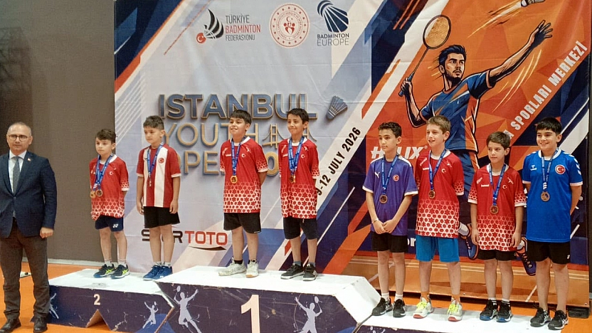 Elazığlı Badmintonculardan İstanbul'da altın madalya