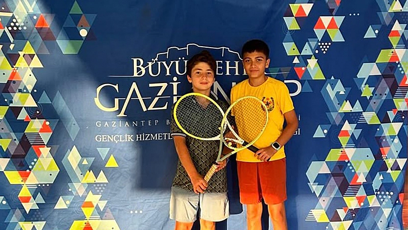 Elazığlı genç tenisçilerden Gaziantep'te kürsü başarısı