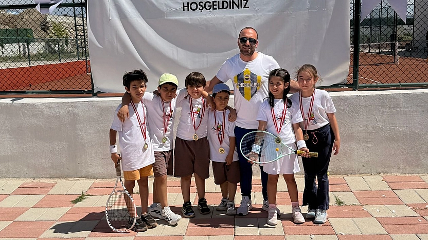 Elazığlı minik raketlerden bir başarı daha