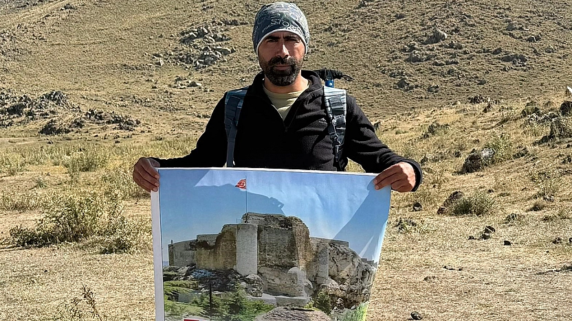 Elazığlı sporcudan Ağrı Dağı'nda 30 Ağustos Zafer Bayramı tırmanışı