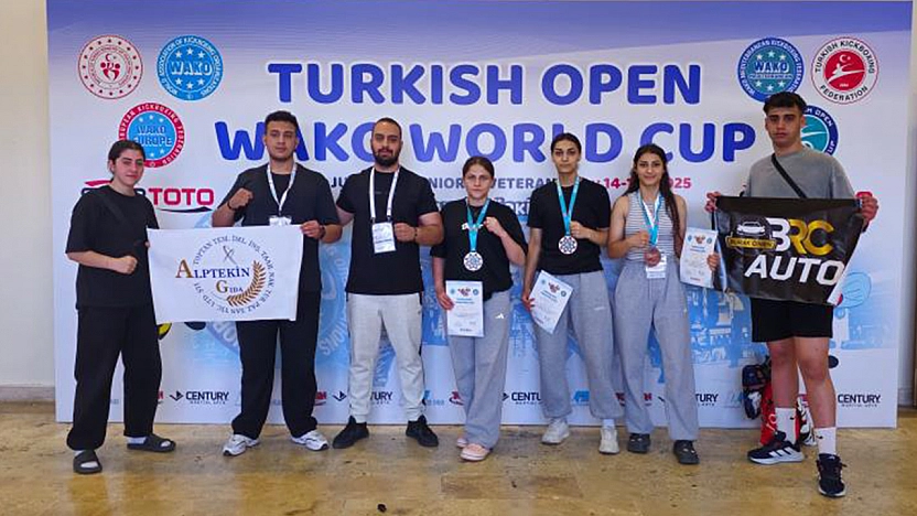 Elazığlı sporcular Antalya'da madalyaları topladı