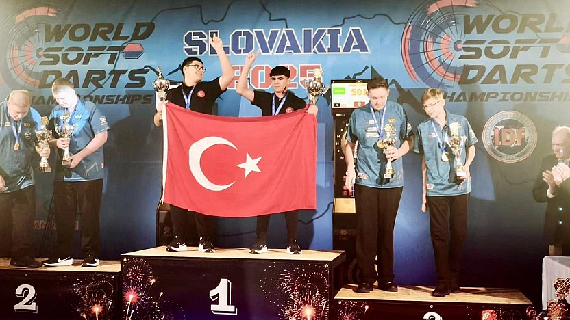 Elazığlı sporcular Dünya Dart Şampiyonası'nda tarihi başarı elde etti