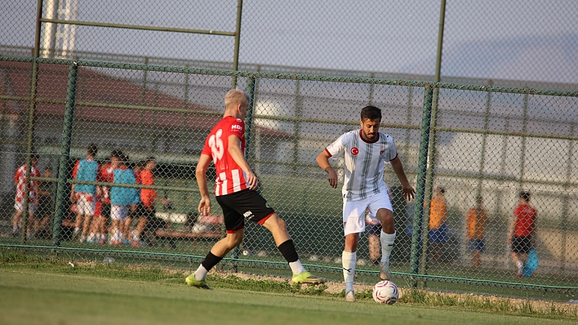 Elazığspor, hazırlık maçında Ayvalık Gücü Belediye Spor'u 2-1 mağlup etti