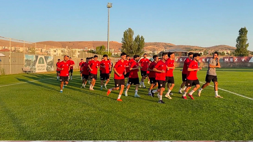 Elazığspor, Yeni Sezonun İlk Antrenmanını Gerçekleştirdi