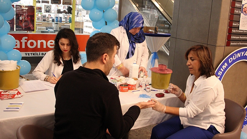 Fethi Sekin Şehir Hastanesi'nden diyabet konusunda bilgilendirme çalışması