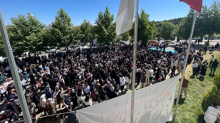 Fırat Üniversitesi'nde mezuniyet coşkusu