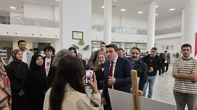Fırat Üniversitesi'nde 'perdenin ötesinde' sergisi kapılarını açtı