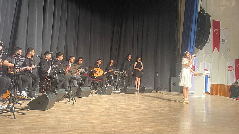 Fırat Üniversitesi'nde Vet Akort rüzgarı: Sanat ve coşku aynı sahneyi paylaştı