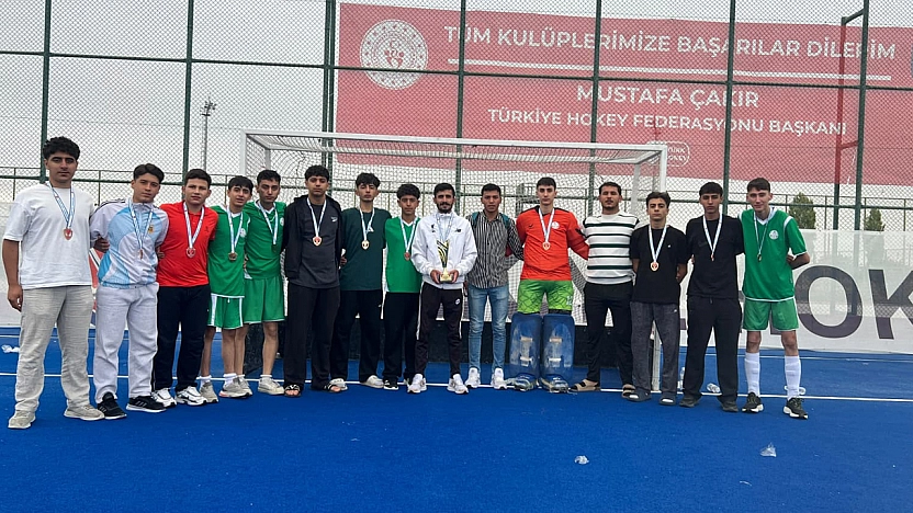 Gençlik ve Spor Kulübü Hokey Takımı Play Off'ta üçüncü