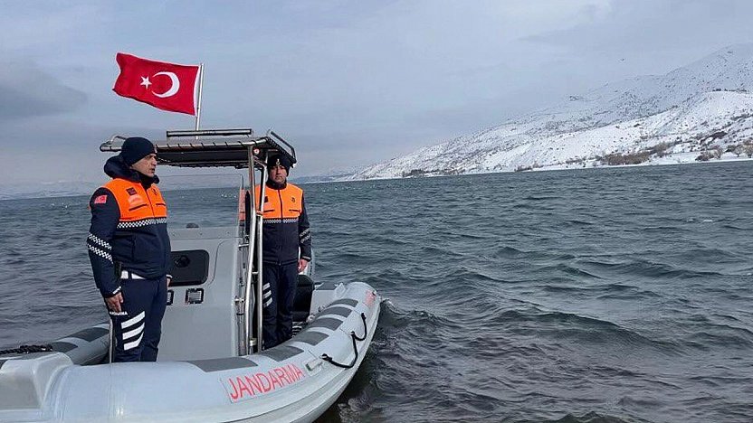 Hazar Gölü'nde Su Üstü Bot Tip-3 göreve başladı