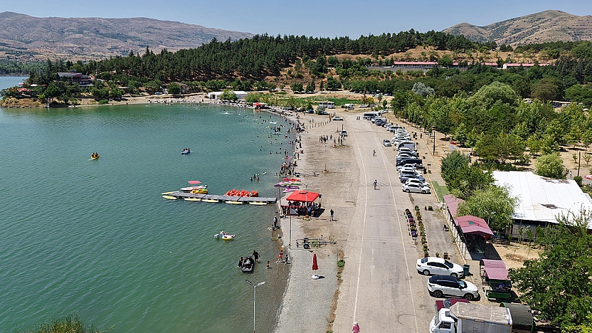 Hazar Gölü'nde tatil yoğunluğu