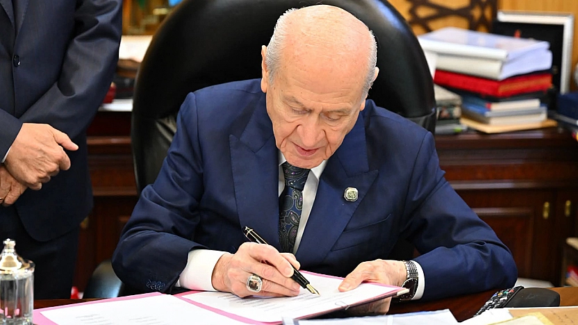 İlk imza Bahçeli'den
