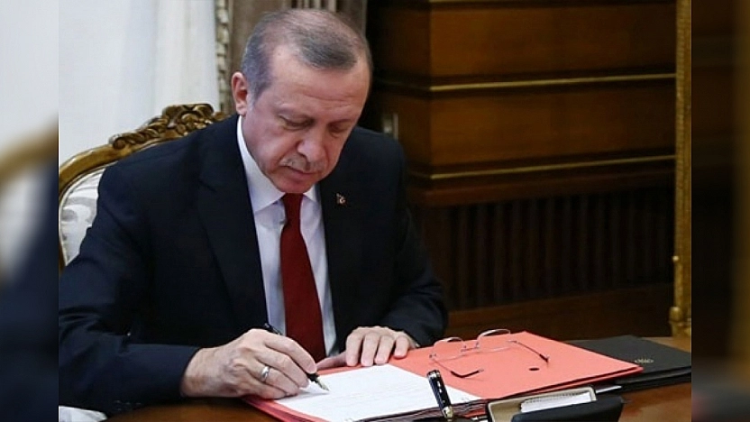 Kabinede revizyon kapıda