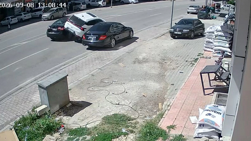 Karakoçan'da aynı kavşakta bir gün arayla 2 kaza
