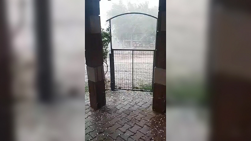 Karakoçan'da fırtına ve dolu hayatı olumsuz etkiledi