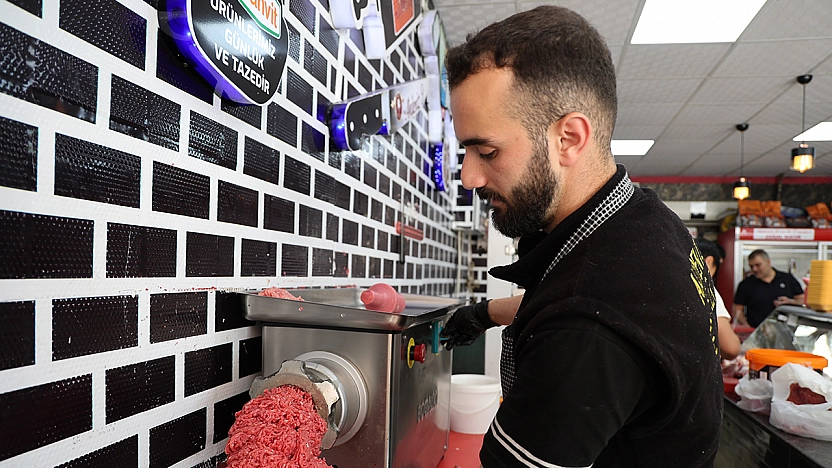 Kasapların kıyma mesaisi sürüyor