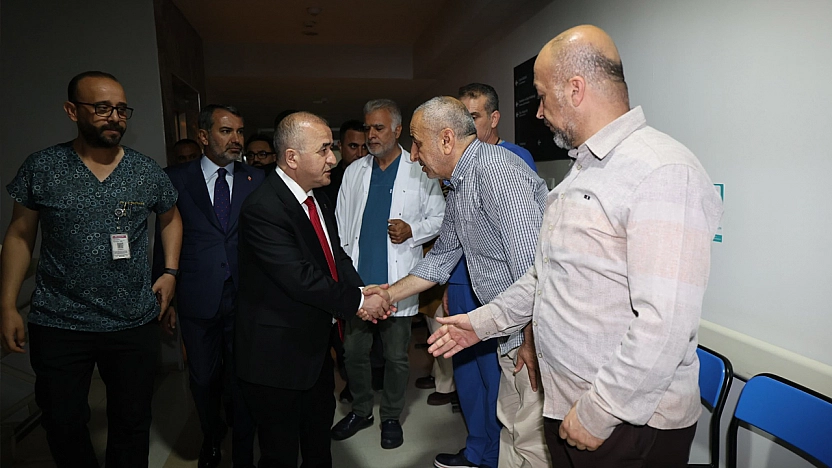 Vali Hatipoğlu ve Başkan Şerifoğulları'ndan yaralılara hastanede ziyaret