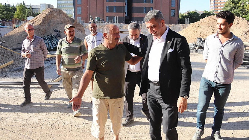 Milletvekili Gürsel Erol: 'İzmir BB'nin yaptığı okulda inşa çalışmaları yoğun şekilde devam ediyor