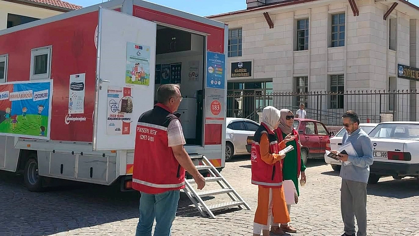 Mobil Sosyal Hizmet Aracı Elazığ'da vatandaşlarla buluşuyor