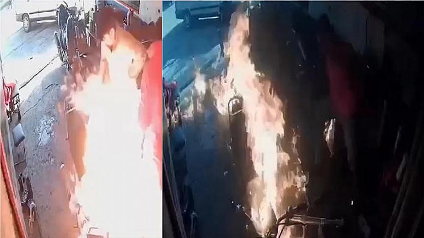 Motosikletteki yangına yanıcı maddeyle müdahale edince alevlerin arasında kaldılar