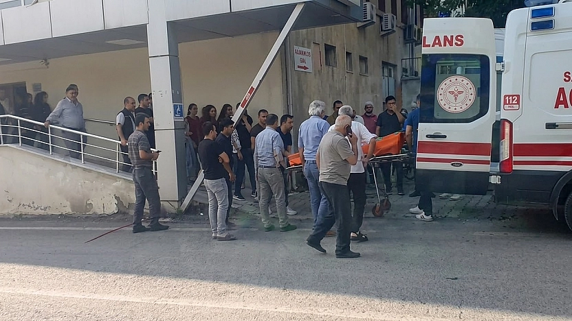 Palu'da  Üzücü Olay: 17 Yaşındaki Genç Kız Ağır Yaralandı