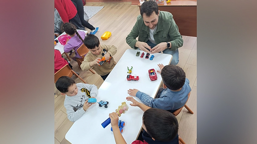 Paylaşarak büyüyorlar: Minik kalplerden anlamlı bir ziyaret