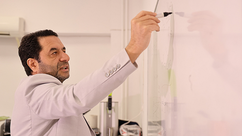 Prof. Dr. Fahrettin Yakupanoğlu 'Bilim makalede kalmamalı, ürüne dönüşmeli'