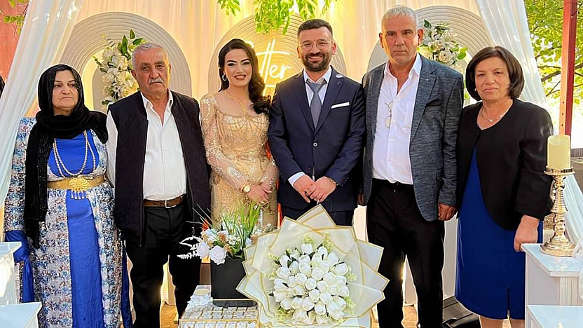 Sözcü muhabiri, nişanlandı