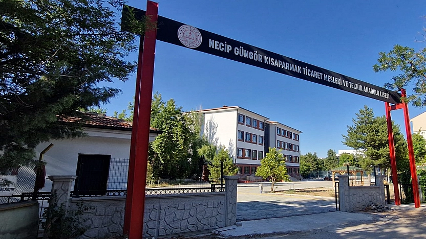 Tercih döneminde öğrencilere büyük müjde: İletişim Lisesi kendi binasına taşındı