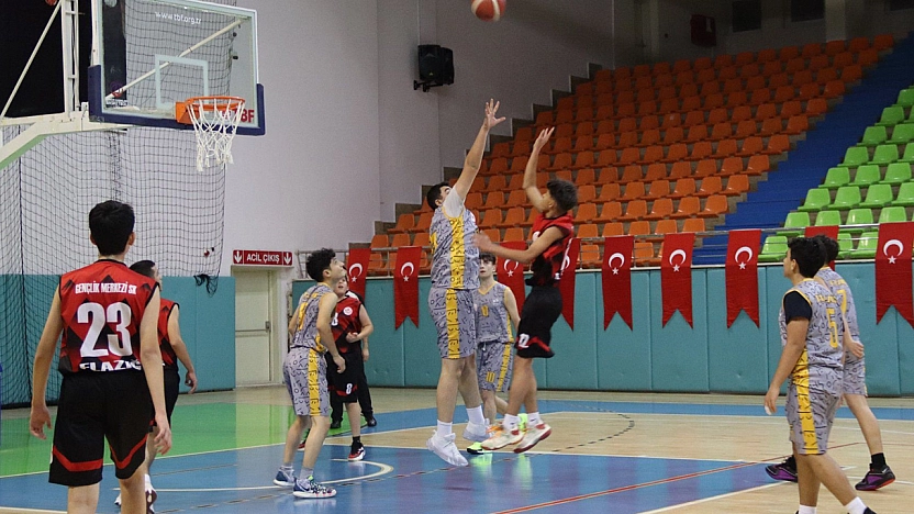 U18 Erkekler Basketbol Şampiyonu Gençlik Merkezi Spor Kulübü