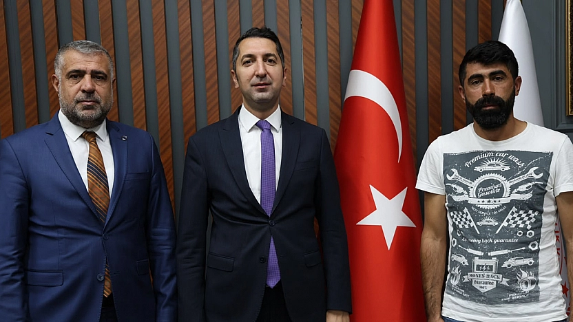 Zirvelerin sporcusu Tarık Tarkan Aksakal, Lenin Dağı tırmanışı öncesi Eren'e ziyaret