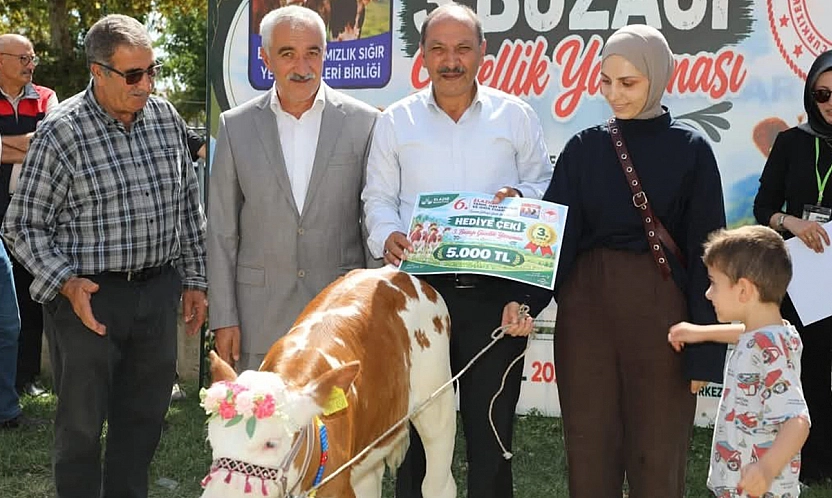6. Elazığ Tarım, Hayvancılık ve Gıda Fuarı'nda Buzağı Güzellik yarışması