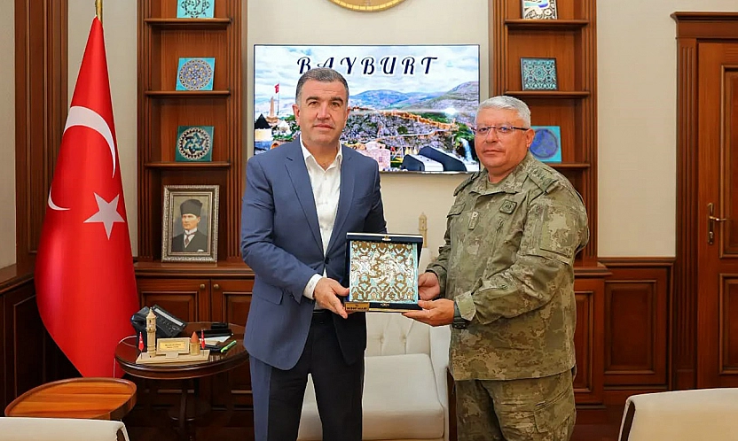 8. Kolordu'da görev değişimi: Kurmay Başkanlığı'na Albay Erdem Yeni atandı