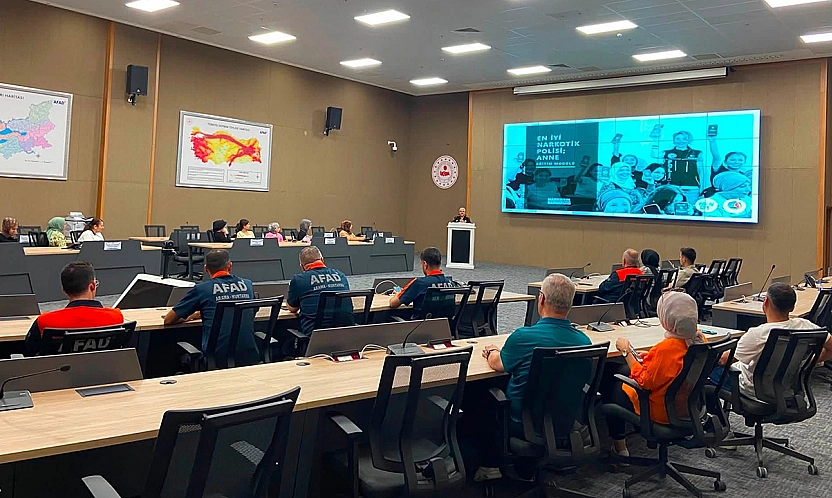 Elazığ'da AFAD'a uyuşturucu semineri: Aile uyarısı geldi
