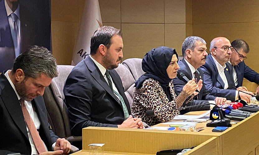 AK Parti Genel Başkan Yardımcısı Hülya Terzioğlu Elazığ'da teşkilatla buluştu