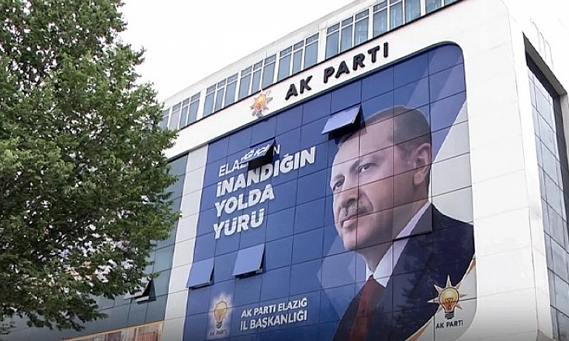 Ak Parti'nin 25. Yılı Elazığ'da mesajlarla kutlandı