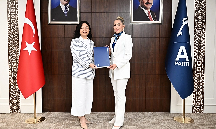 Anahtar Parti Elazığ İl Kadın Kolları Başkanlığı'na Burcu Güngör atandı