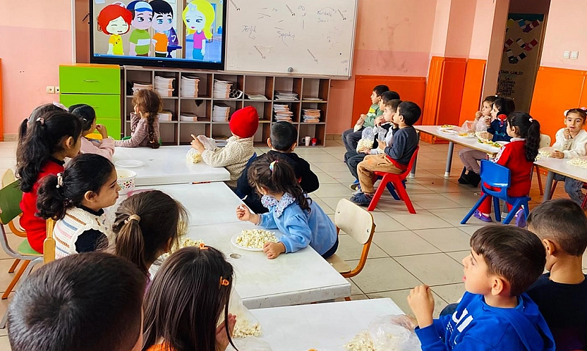 Arıcak'ta minik yürekler dostlukla buluşuyor