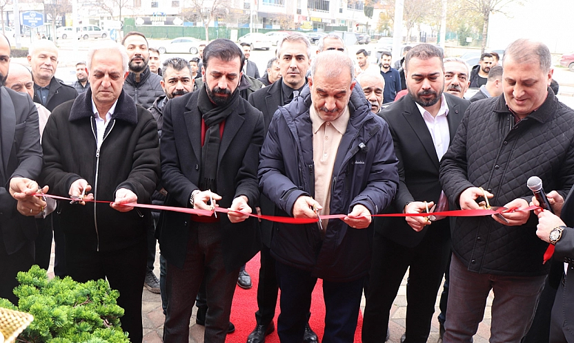 Başkan alan işyeri açılışına katıldı