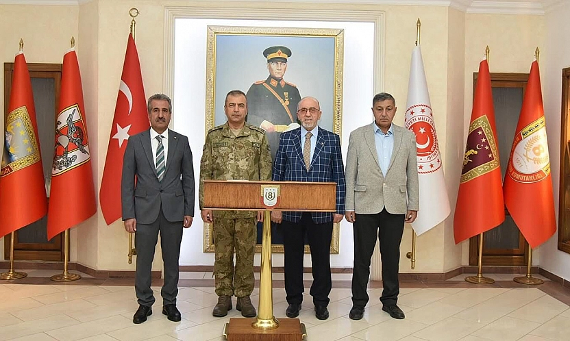 Başkan Dumandağ, Kolordu Komutanı Durmaz ile bir araya geldi