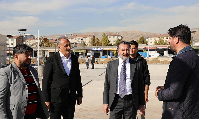 Başkan Şerifoğulları Doğu Park'ta incelemelerde bulundu