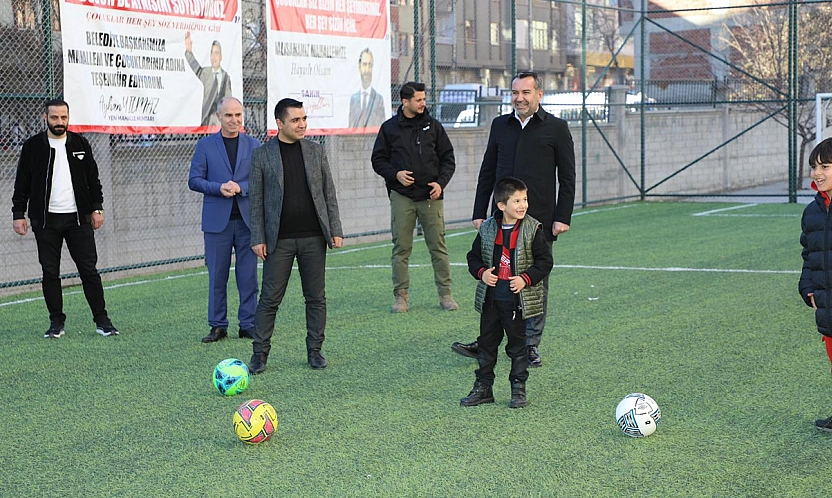 Başkan Şerifoğulları'ndan mahallelere spor desteği, çocuklara neşe