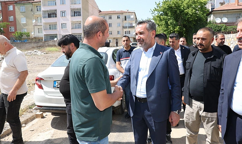 Başkan Şerifoğulları, Sanayi Mahallesi'ndeki asfalt yenileme çalışmalarını inceledi