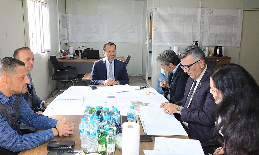 Başkan Şerifoğulları, Tarihi Öğretmenevi'nde çalışmaları inceledi