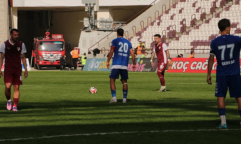 Bordo-Beyazlı camia ayağa kalkıyor