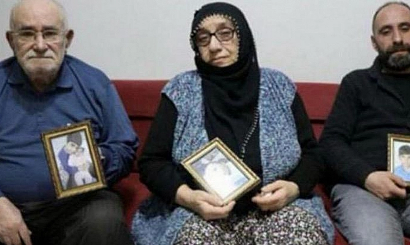 Depremde ailesinden 5 canı yitiren Serhat Aslan yaşadığı acıyı unutamıyor