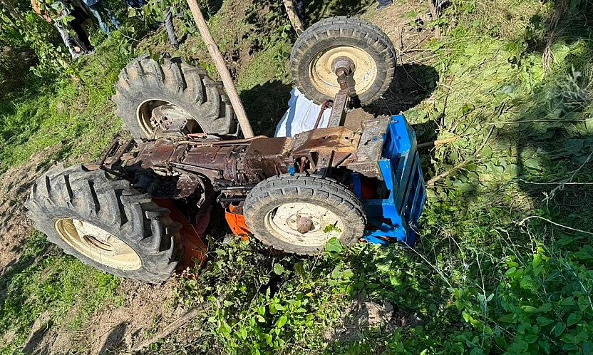 Devrilen Traktörün Altında Kalan Sürücü Hayatını Kaybetti