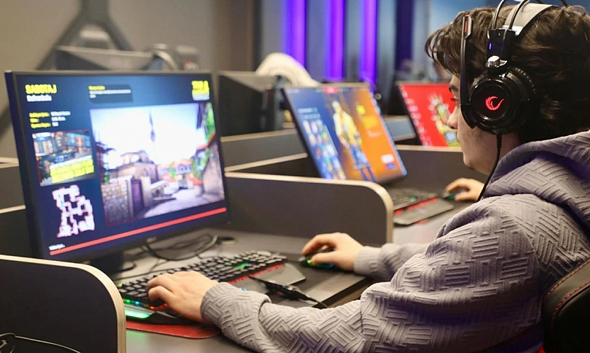 Elazığ Belediyesi E-Spor Merkezi, Fırat Üniversitesi topluluğunu ağırladı