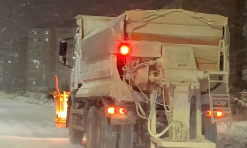 Elazığ Belediyesi karla mücadele çalışmalarını sürdürüyor