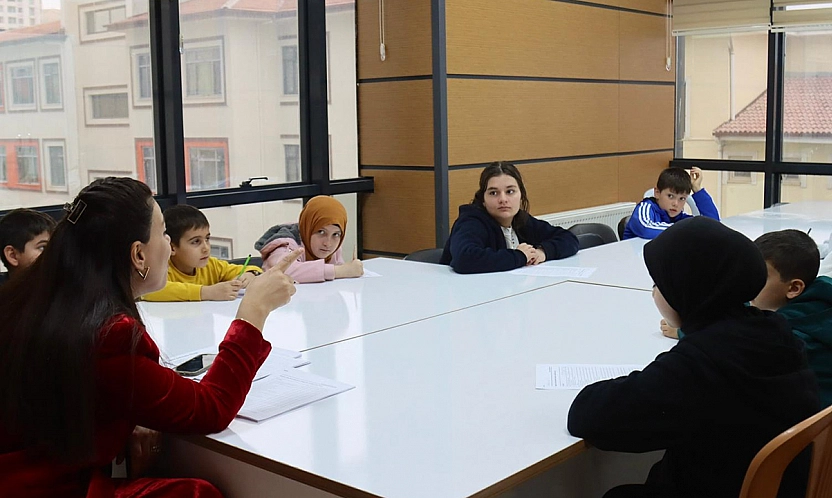 Elazığ Belediyesi'nin düzenlediği 'Pozitif Nesil Gurup Terapileri' başladı